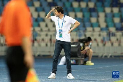 对阵维拉需要那些有经验的球员挺身而出吗？——每一场比赛，他们都需要站出来，你已经有两三次问过这个问题了。